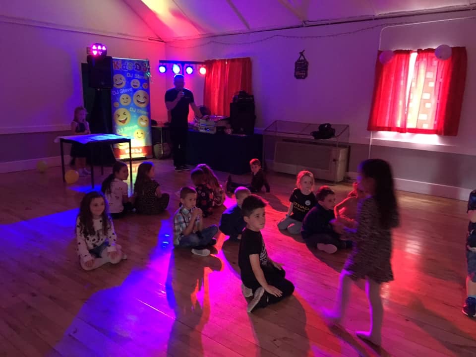 Hartford Community Centre kids party in Davyhulme, Urmston hosted by Kids DJ Steve