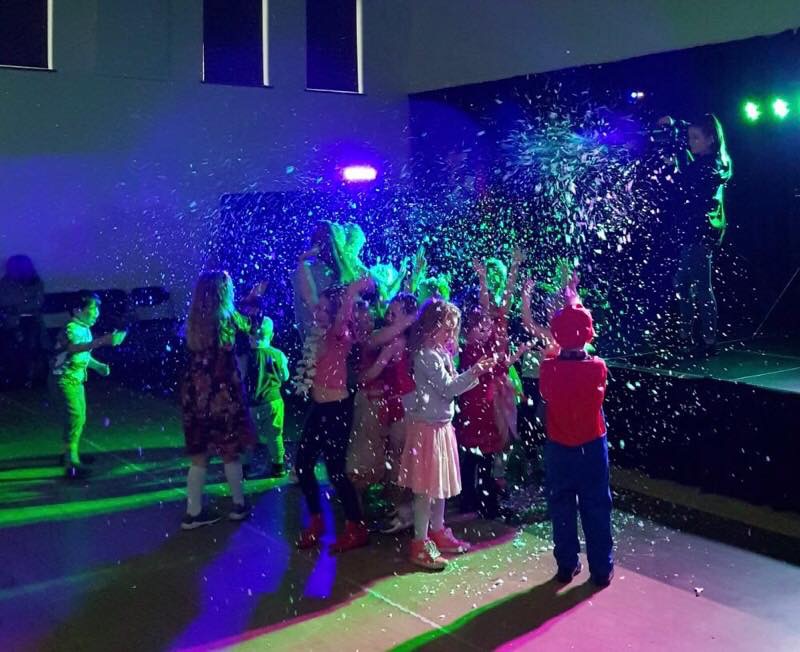 Kids DJ parties all include our amazing free snow machine